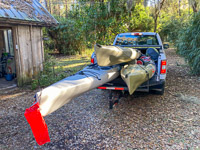 1055 Everglades 2022 Kayaks On Truck