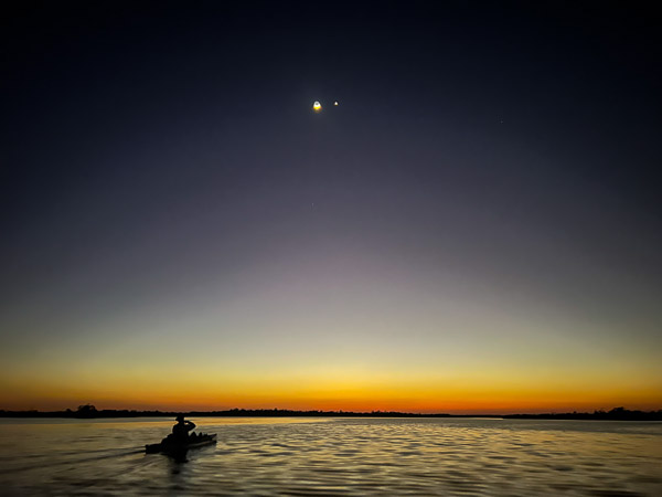Chasing the Moon and Venus