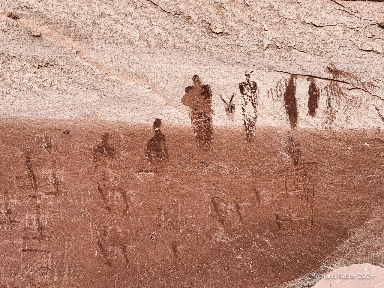 Rockart 39 Horseshoe Canyon Note Flood Water Line And Modern Vandalism